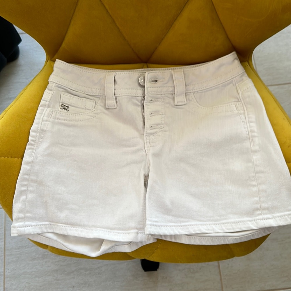 Miss Me Shorts White